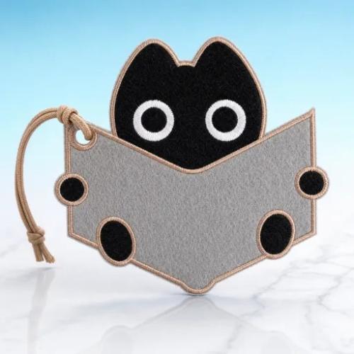 Custom Embroidered Felt Luggage Tag — Black Peek-a-Boo Cat Design