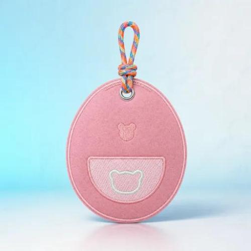 Custom Soft Pink Felt Embroidered Luggage Tag — Bear Face in Pocket Design
